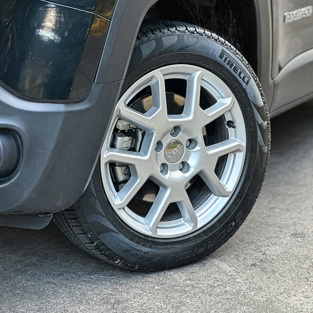 Jeep Renegade 1.8 Sport LX MT 2023 6