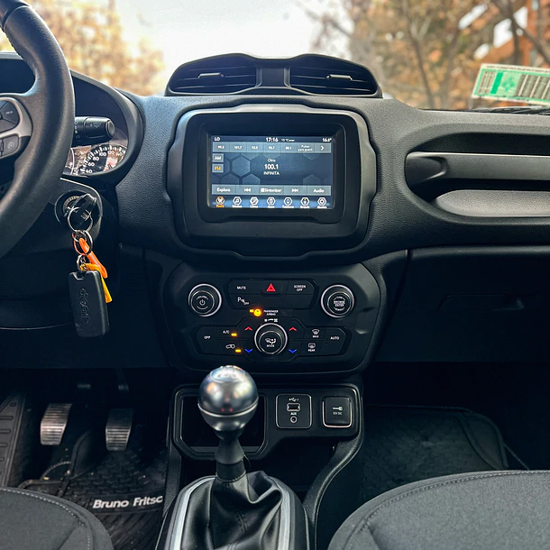 Jeep Renegade 1.8 Sport LX MT 2023 9
