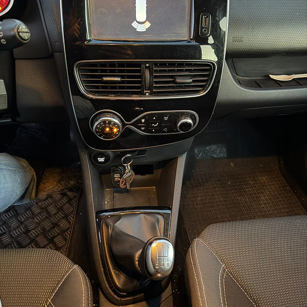 RENAULT CLIO HB EXPRESSION 1.2 2018 8