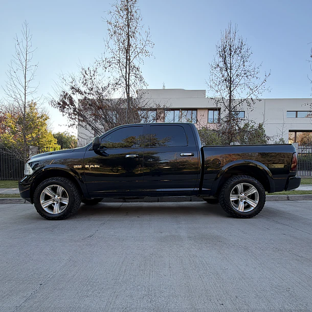 RAM 1500 LARAMIE 5.7 4x4 CREW CAB 2017 3