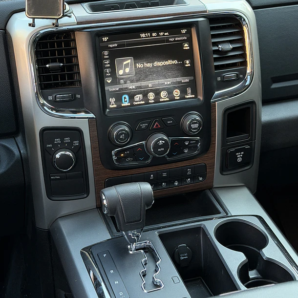 RAM 1500 LARAMIE 5.7 4x4 CREW CAB 2017 11