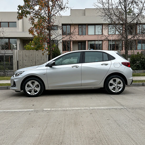 Chevrolet Ónix 1.0 LTZ 4x2 HB MT 5P 2023 2