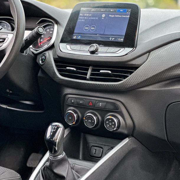 Chevrolet Ónix 1.0 LTZ 4x2 HB MT 5P 2023 12