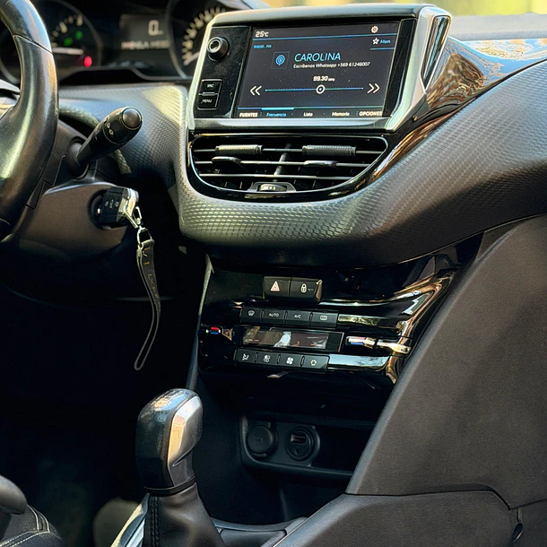 PEUGEOT 208 ALLURE BLUEHDI 1.6 2019 11