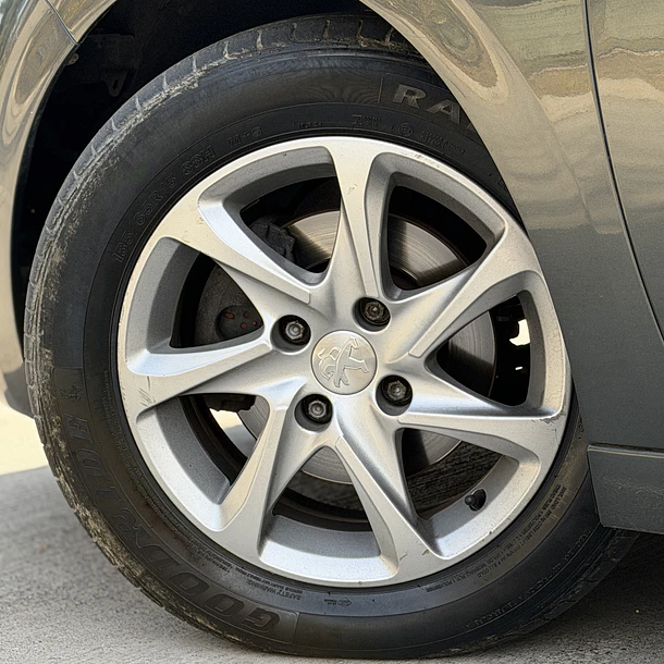 PEUGEOT 208 ACTIVE BLUEHDI 1.6 2018  6