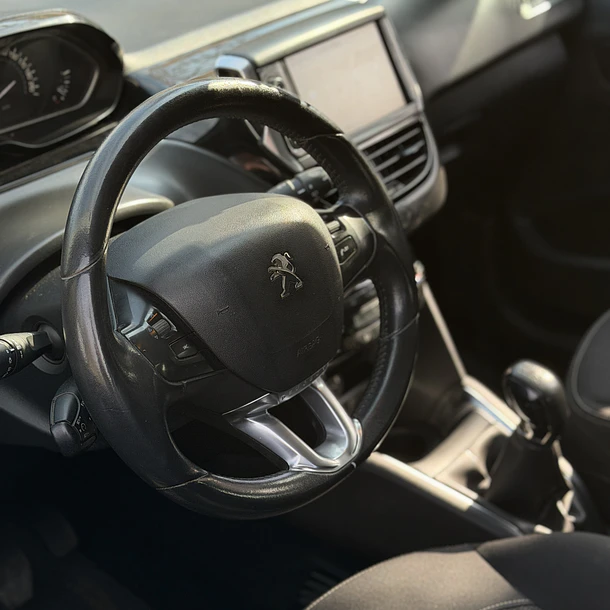 PEUGEOT 208 ACTIVE BLUEHDI 1.6 2018  7
