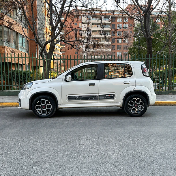 FIAT UNO SPORTING 1.4 2016 2