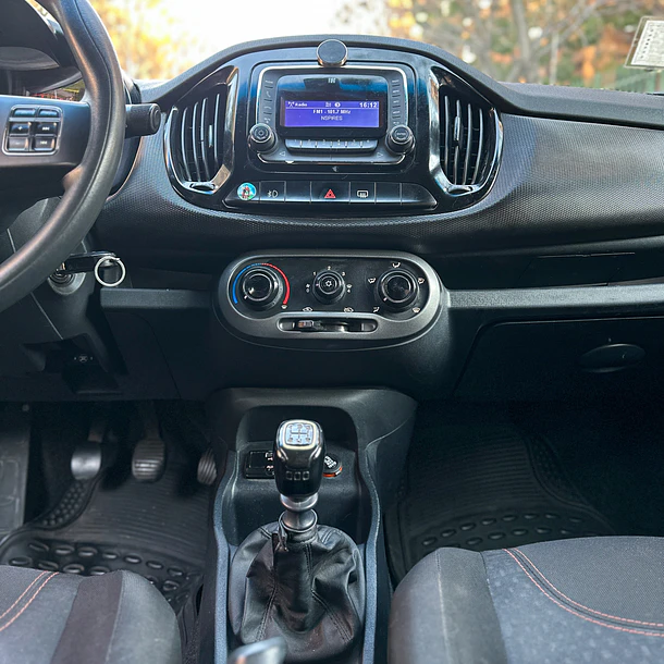 FIAT UNO SPORTING 1.4 2016 7