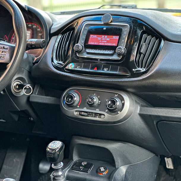 FIAT UNO SPORTING 1.4 2016 10
