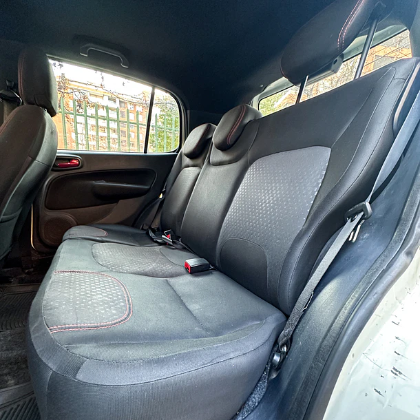 FIAT UNO SPORTING 1.4 2016 13