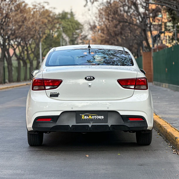 KIA RIO 4 LX 1.4 MT  2021 5