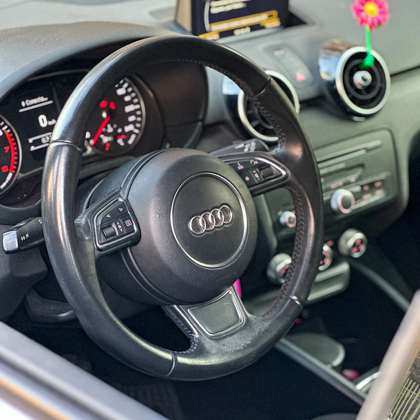 AUDI A1 SPORTBACK TFSI 1.4 AUT 2013 6