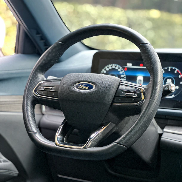FORD NEW TERRITORY TITANIUM 1.5 AUT 2025 13