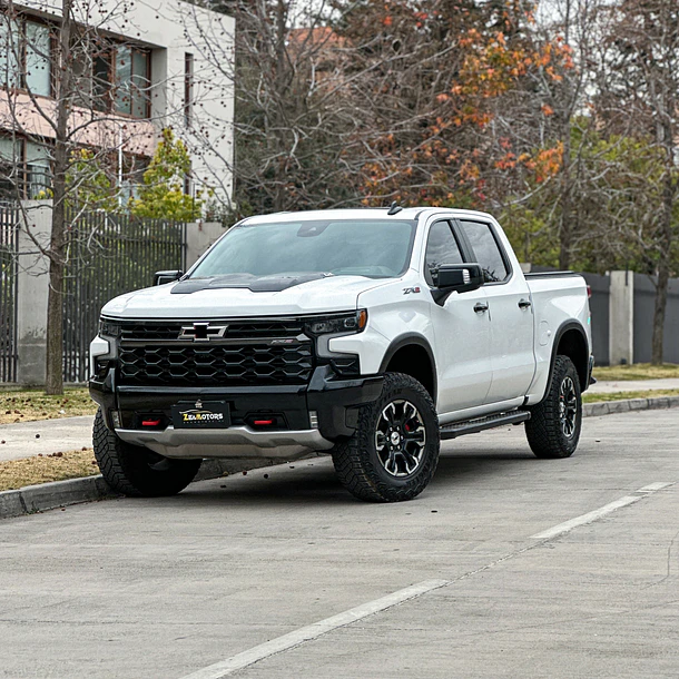 Chevrolet Silverado 6.2L ZR2 AT 2025 1