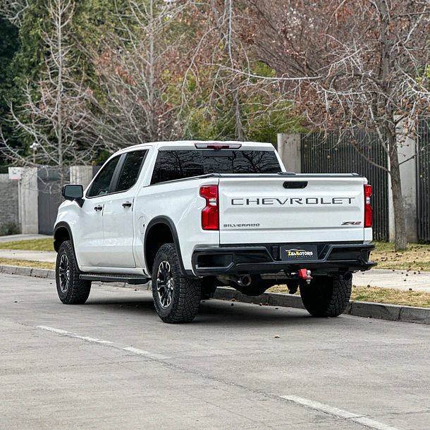Chevrolet Silverado 6.2L ZR2 AT 2025 4