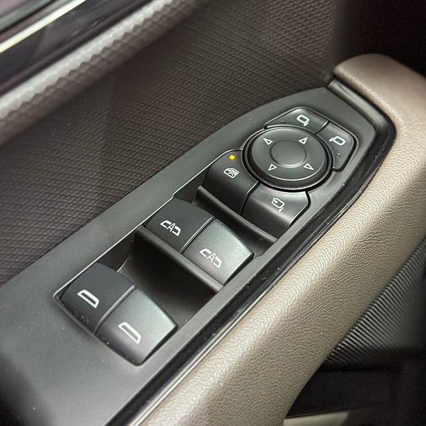 Chevrolet Silverado 6.2L ZR2 AT 2025 14