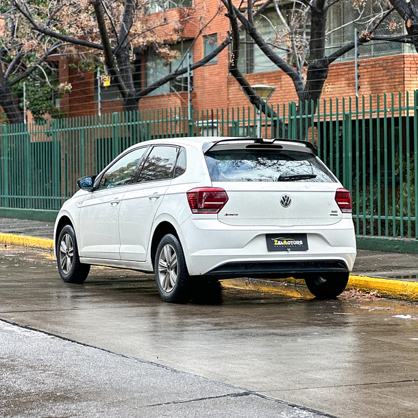 VOLKSWAGEN POLO 1.6 COMFORTLINE AUT 2019 4