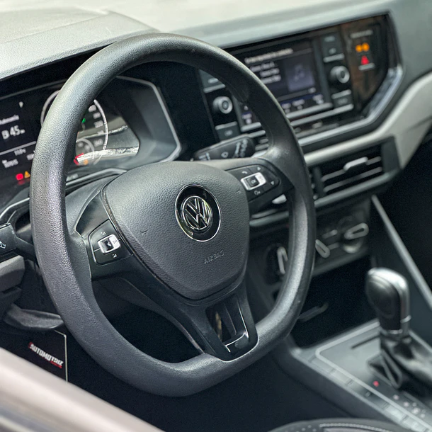 VOLKSWAGEN POLO 1.6 COMFORTLINE AUT 2019 6