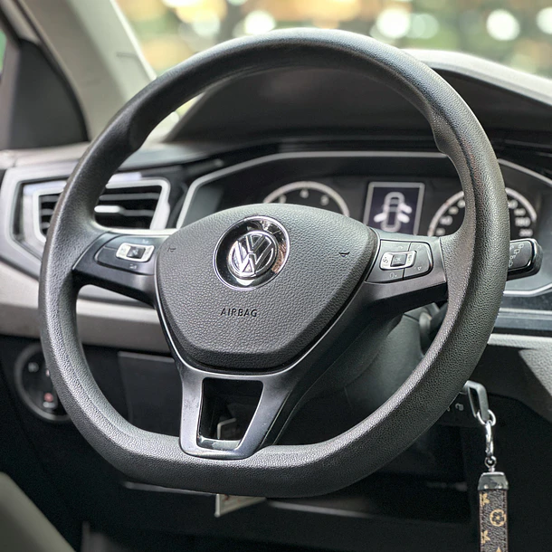 VOLKSWAGEN POLO 1.6 COMFORTLINE AUT 2019 12