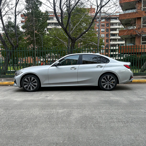 BMW 320i Comfort 2021  12