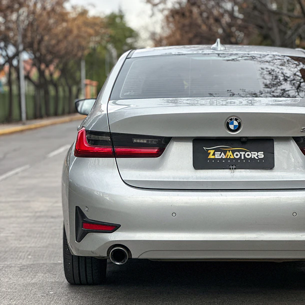 BMW 320i Comfort 2021  13