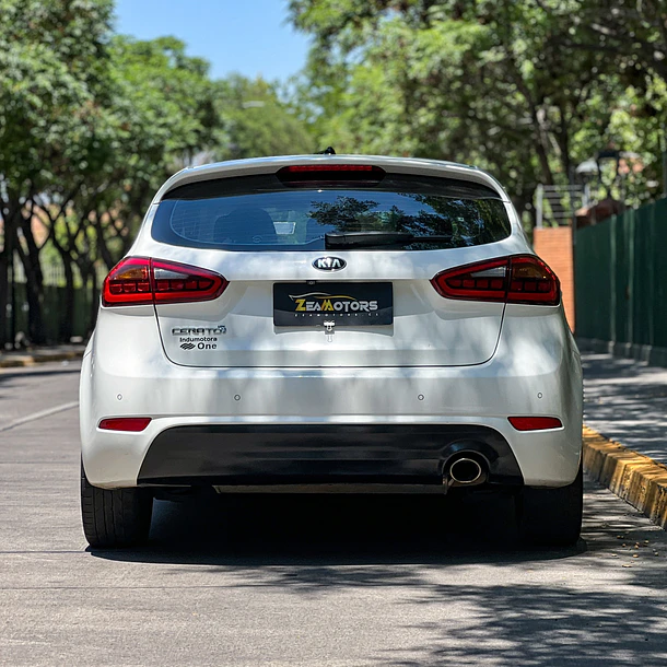KIA CERATO 5 SX 1.6  2014 4