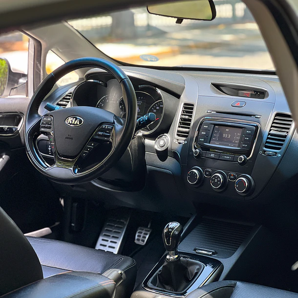 KIA CERATO 5 SX 1.6  2014 9
