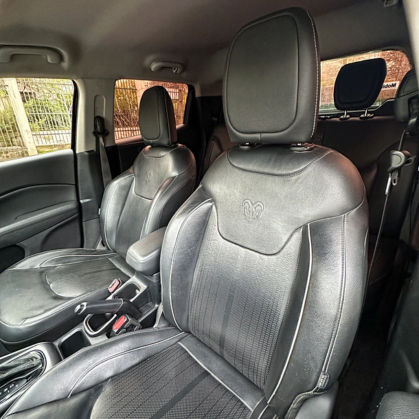 RAM 1000 BIG HORN DCAB BZ 1.8 AUT 2022 14
