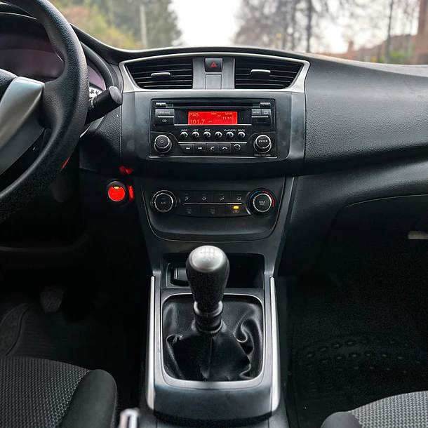 NISSAN SENTRA B17 1.8 2019 7