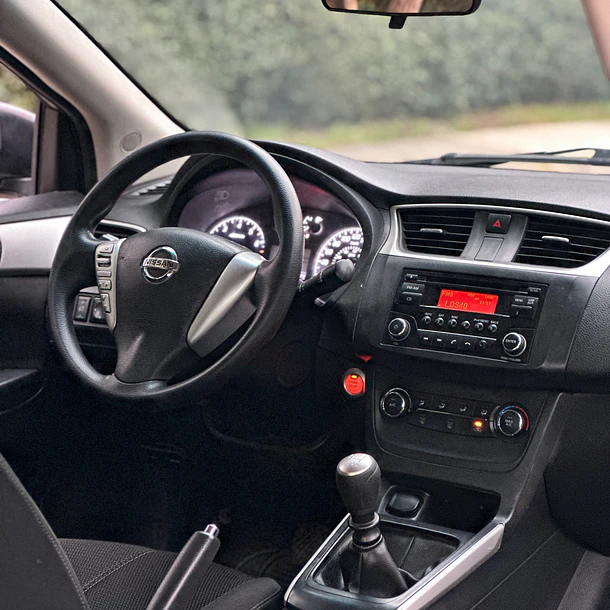 NISSAN SENTRA B17 1.8 2019 8