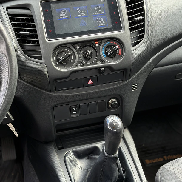 MITSUBISHI L200 2.4 WORK CR DIESEL 4X2 MT 8