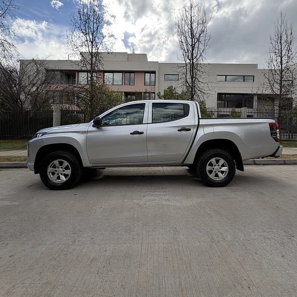 MITSUBISHI L200 2.4 WORK CR DIESEL 4X2 MT 2