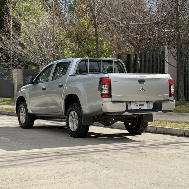 MITSUBISHI L200 2.4 WORK CR DIESEL 4X2 MT 4