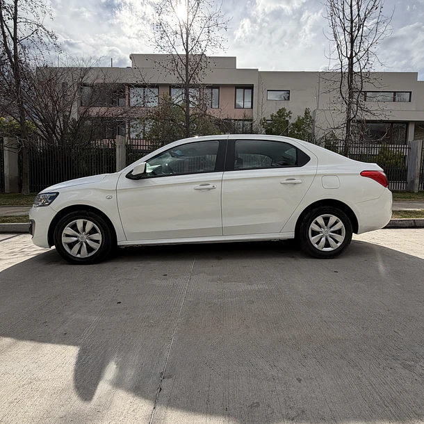 Citroen C- Elysee 1.6 HDI 92  Shine  2023  2