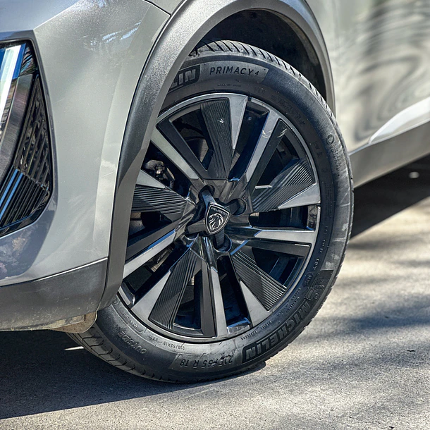 PEUGEOT 2008 GT 1.5 ALLURE PACK BLUEHDI 130 2024 6