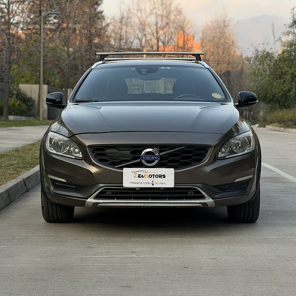 VOLVO V60 CROSS COUNTRY D4 AWD 2.4 PLANTINUM 3