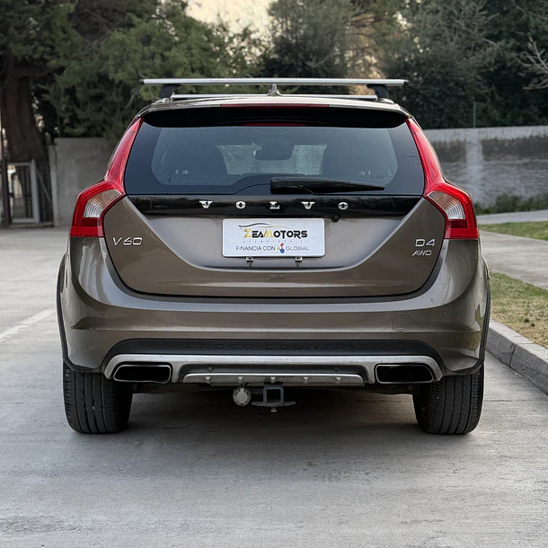 VOLVO V60 CROSS COUNTRY D4 AWD 2.4 PLANTINUM 4