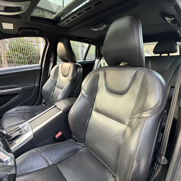 VOLVO V60 CROSS COUNTRY D4 AWD 2.4 PLANTINUM 10