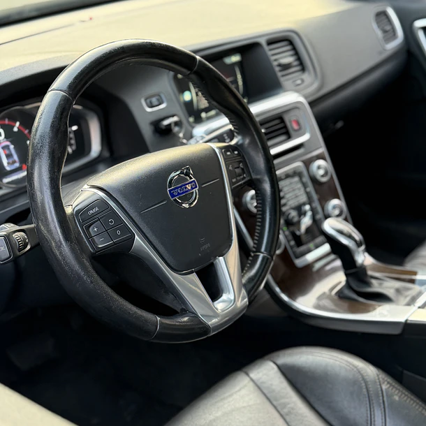 VOLVO V60 CROSS COUNTRY D4 AWD 2.4 PLANTINUM 7
