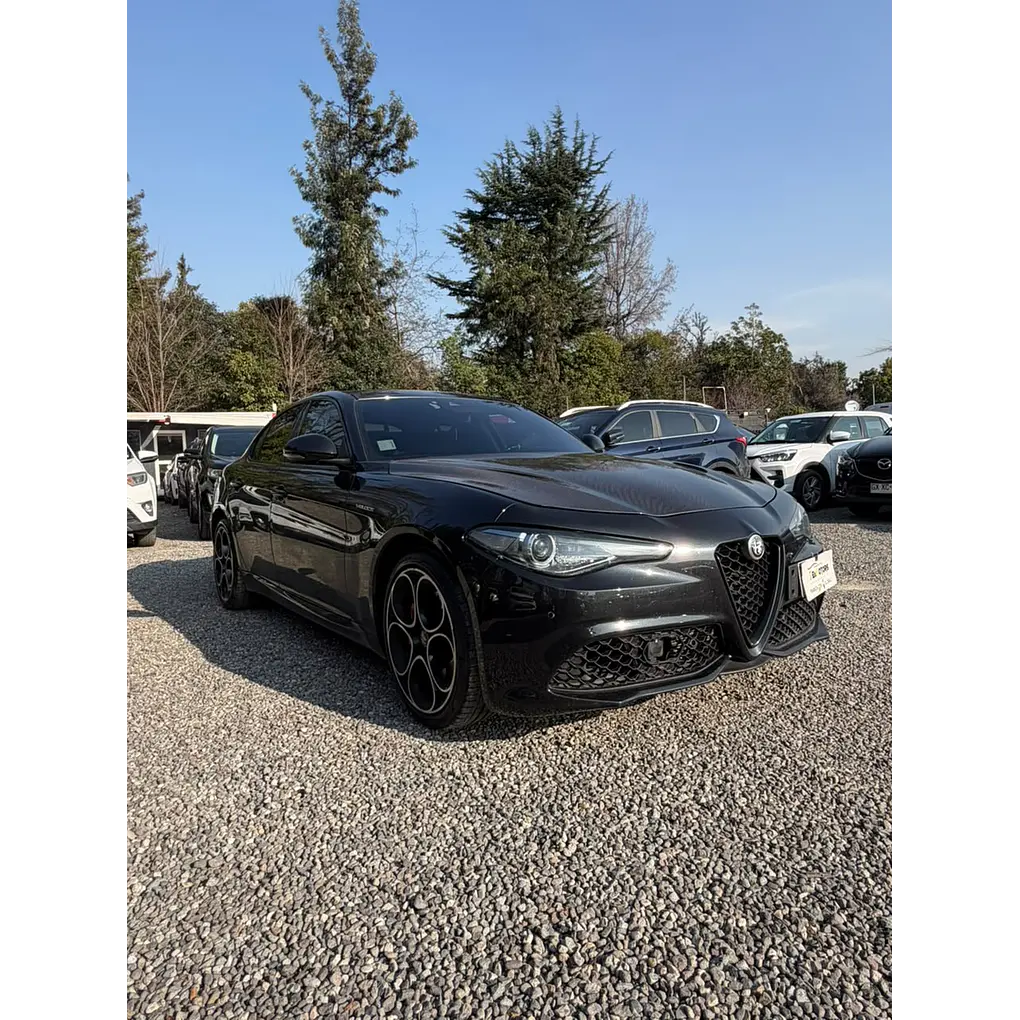 Alfa Romeo 1 — foto 2 de 3