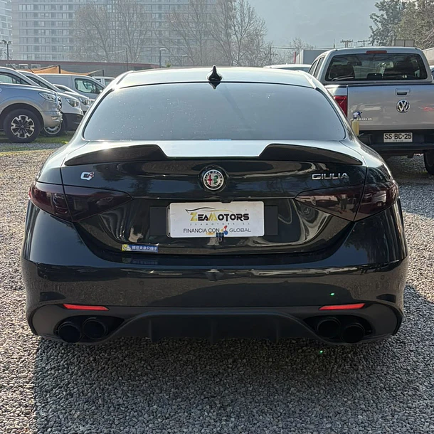 ALFA ROMEO GIULIA 2.0 VELOCE  2024 5