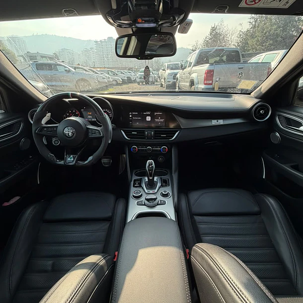 ALFA ROMEO GIULIA 2.0 VELOCE  2024 7