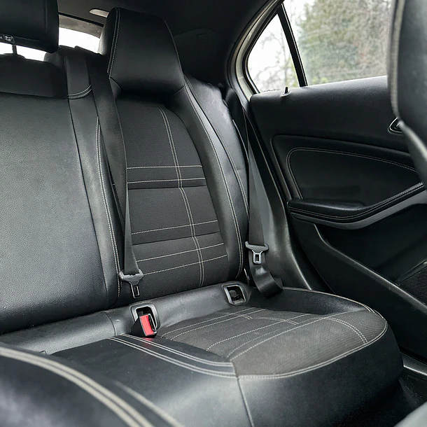 MERCEDES BENZ A200 D 2.1 2017 9