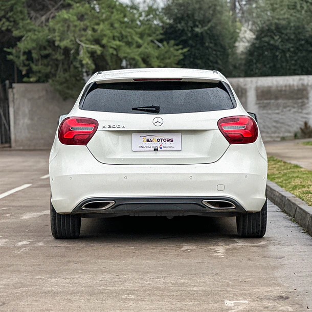 MERCEDES BENZ A200 D 2.1 2017 13