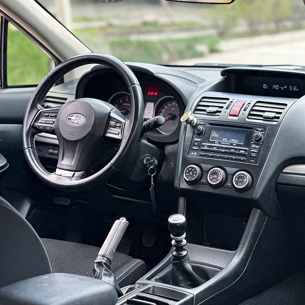 SUBARU NEW XV AWD 2.0I 2014 9