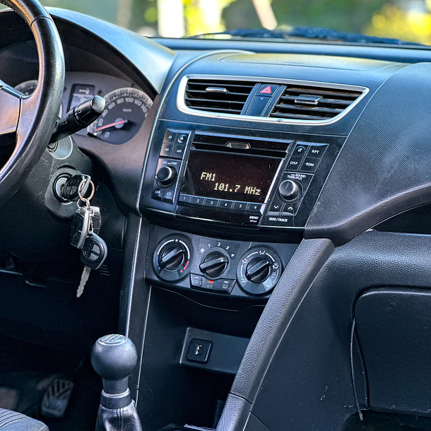 Suzuki Swift 1.4 2012  11