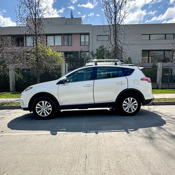 TOYOTA RAV 4 LUJO 4X2 2.0 MT 2018 2