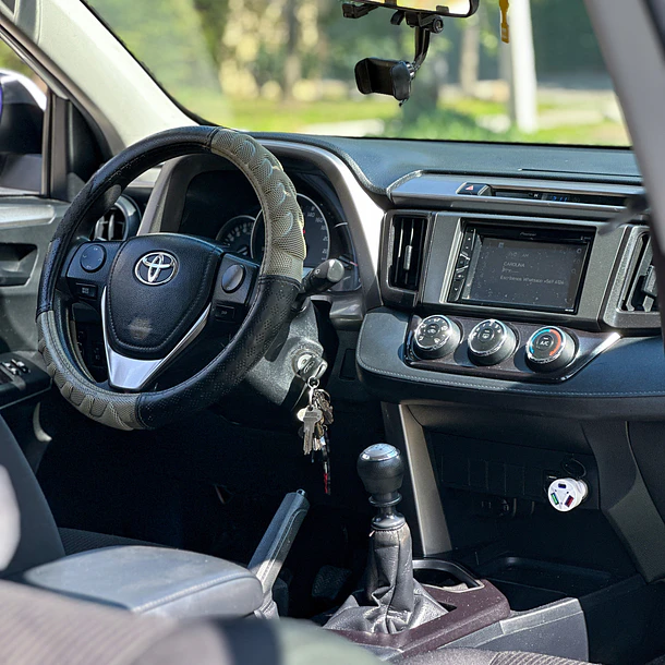 TOYOTA RAV 4 LUJO 4X2 2.0 MT 2018 10