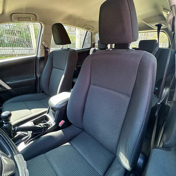 TOYOTA RAV 4 LUJO 4X2 2.0 MT 2018 13