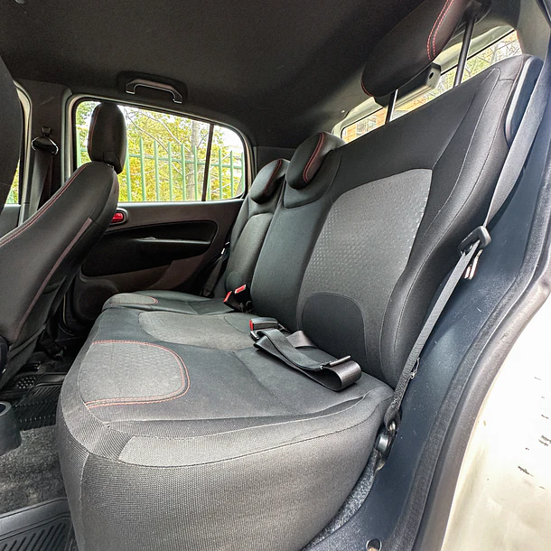 FIAT UNO SPORTING 1.4 2016 14